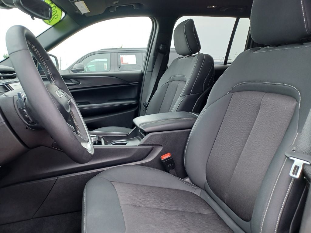 2024 Jeep Grand Cherokee Laredo X
