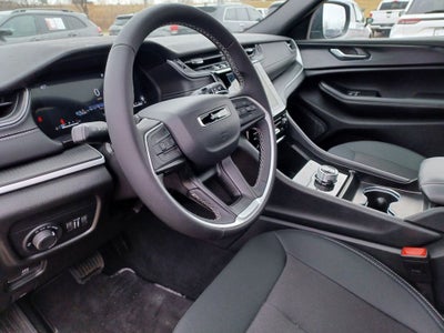 2025 Jeep Grand Cherokee Laredo X 4x4