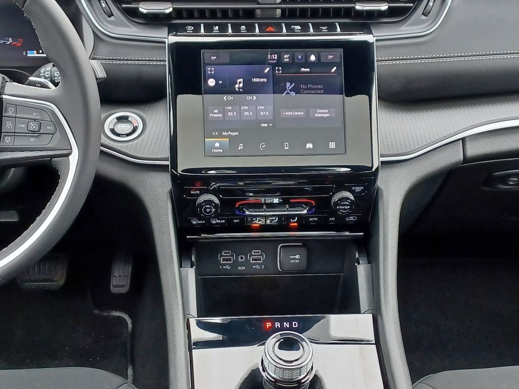 2025 Jeep Grand Cherokee Laredo X 4x4