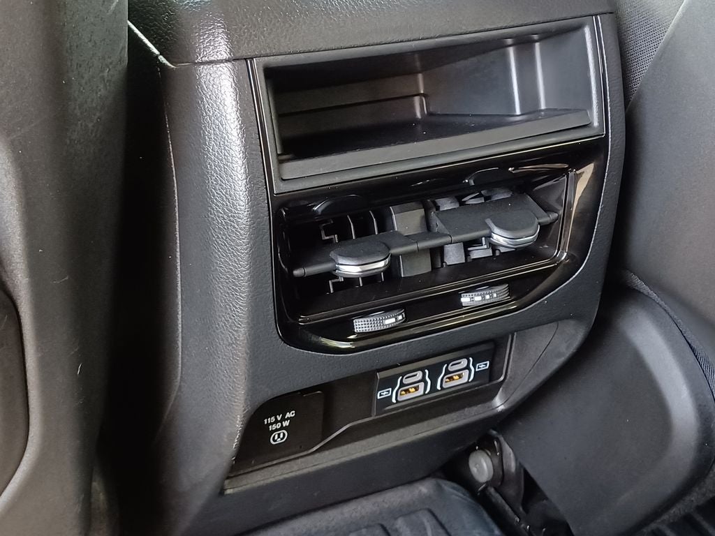 2023 Jeep Grand Cherokee Laredo 4x4