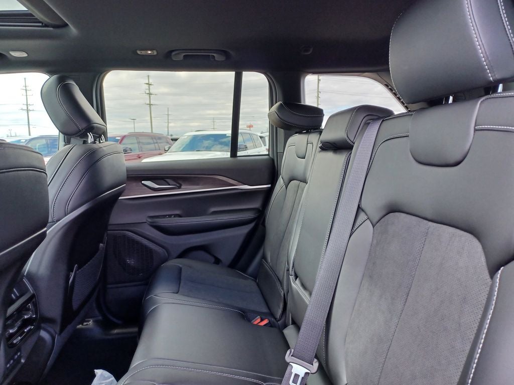 2026 Jeep Grand Cherokee GRAND CHEROKEE LAREDO ALTITUDE 4X4