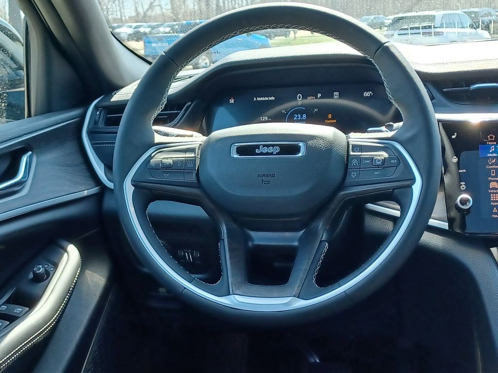 2026 Jeep Grand Cherokee GRAND CHEROKEE LAREDO ALTITUDE 4X4