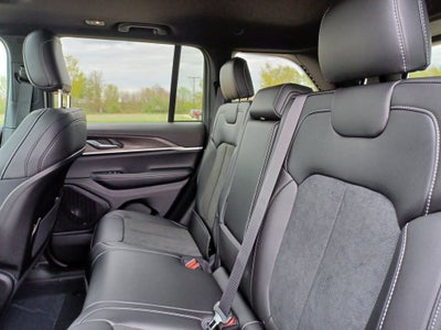2026 Jeep Grand Cherokee GRAND CHEROKEE LAREDO ALTITUDE 4X4