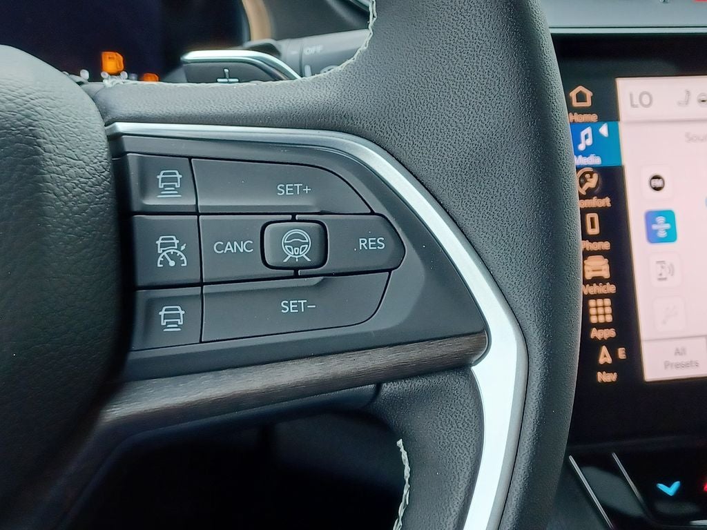 2026 Jeep Grand Cherokee GRAND CHEROKEE LAREDO ALTITUDE 4X4