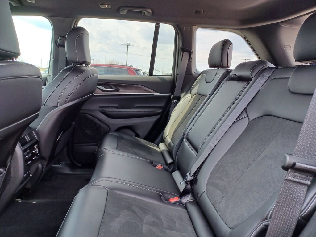 2026 Jeep Grand Cherokee GRAND CHEROKEE LAREDO ALTITUDE 4X4