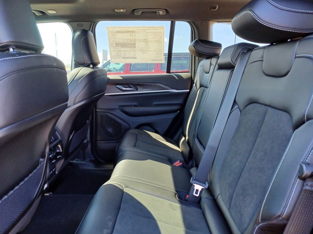 2026 Jeep Grand Cherokee GRAND CHEROKEE LAREDO ALTITUDE 4X4