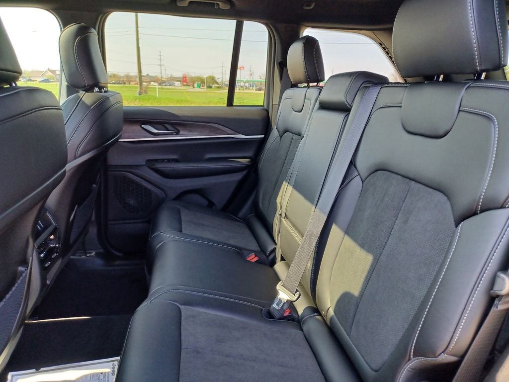 2026 Jeep Grand Cherokee GRAND CHEROKEE LAREDO ALTITUDE 4X4