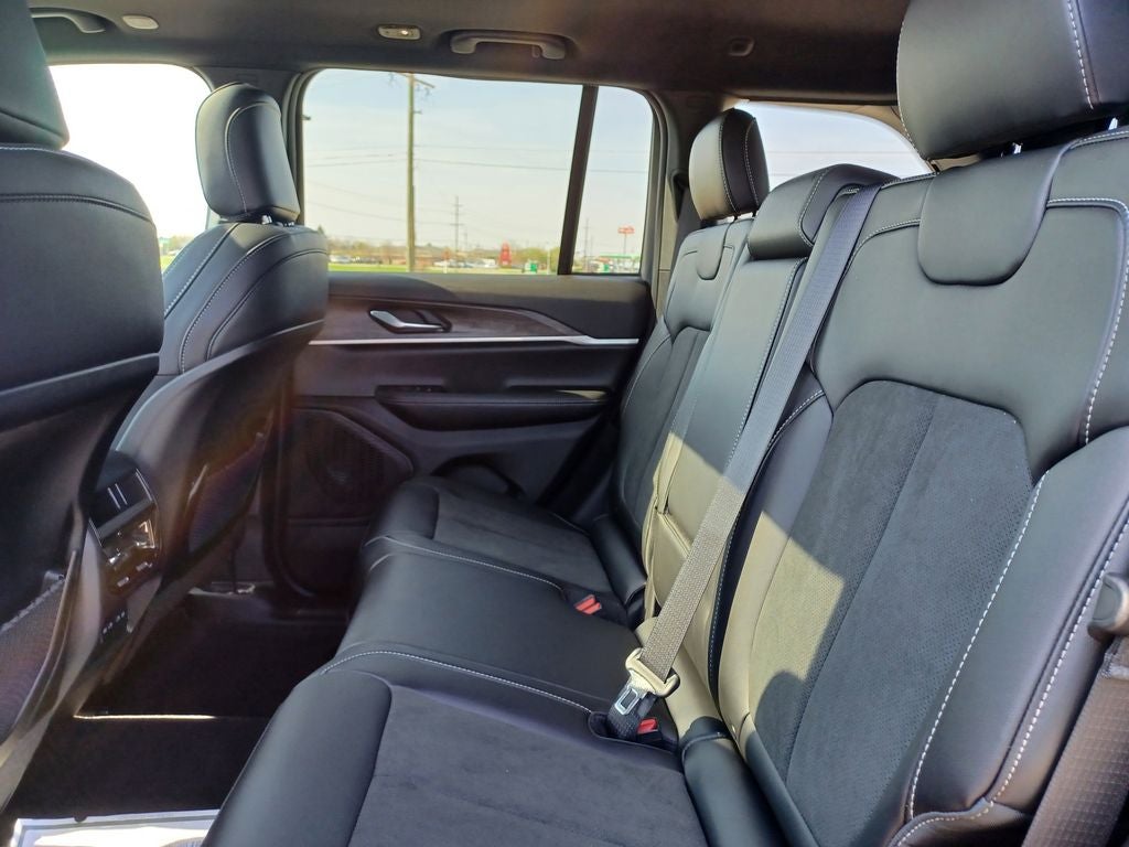 2026 Jeep Grand Cherokee GRAND CHEROKEE LAREDO ALTITUDE 4X4