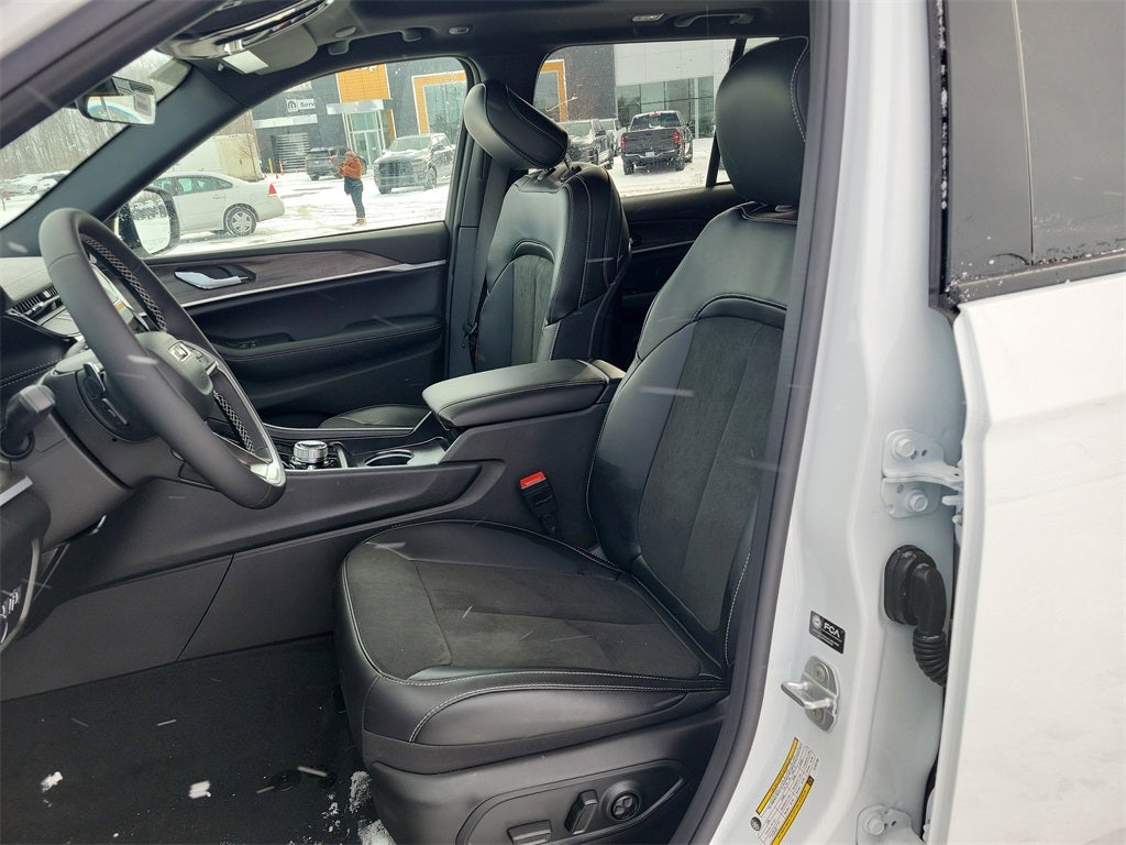 2026 Jeep Grand Cherokee GRAND CHEROKEE ALTITUDE 4X4