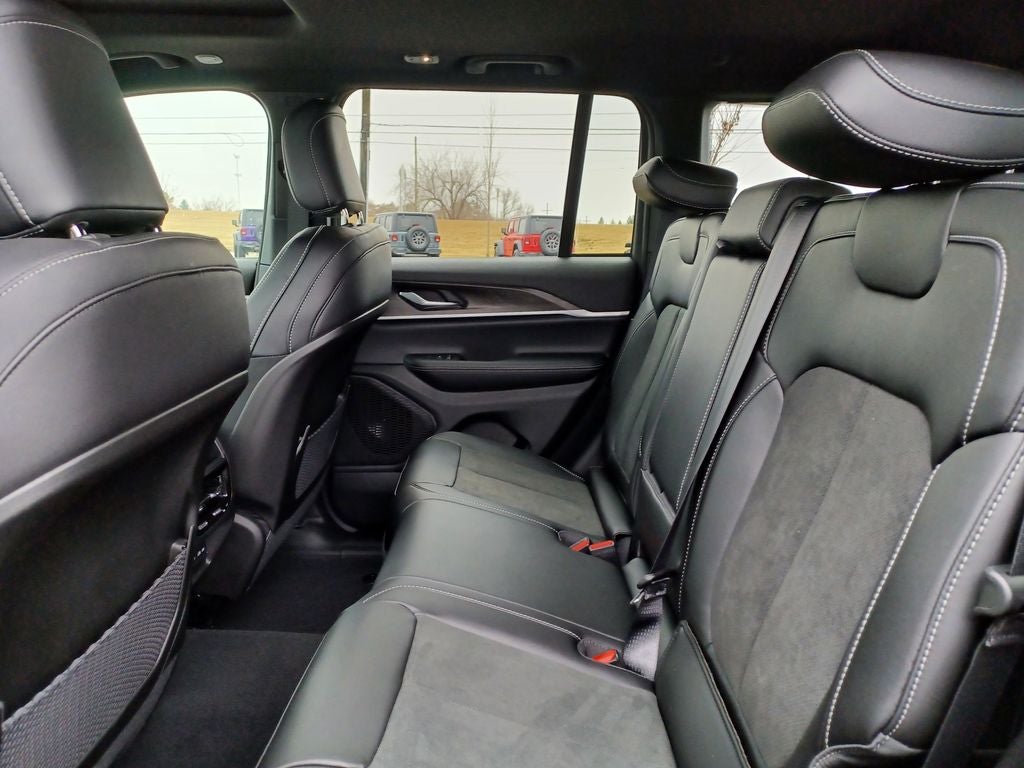 2026 Jeep Grand Cherokee GRAND CHEROKEE LAREDO ALTITUDE 4X4