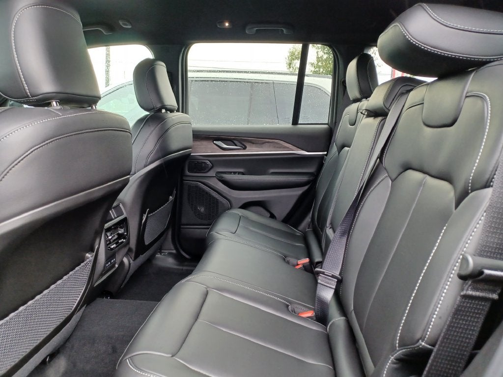 2027 Jeep Grand Cherokee Limited