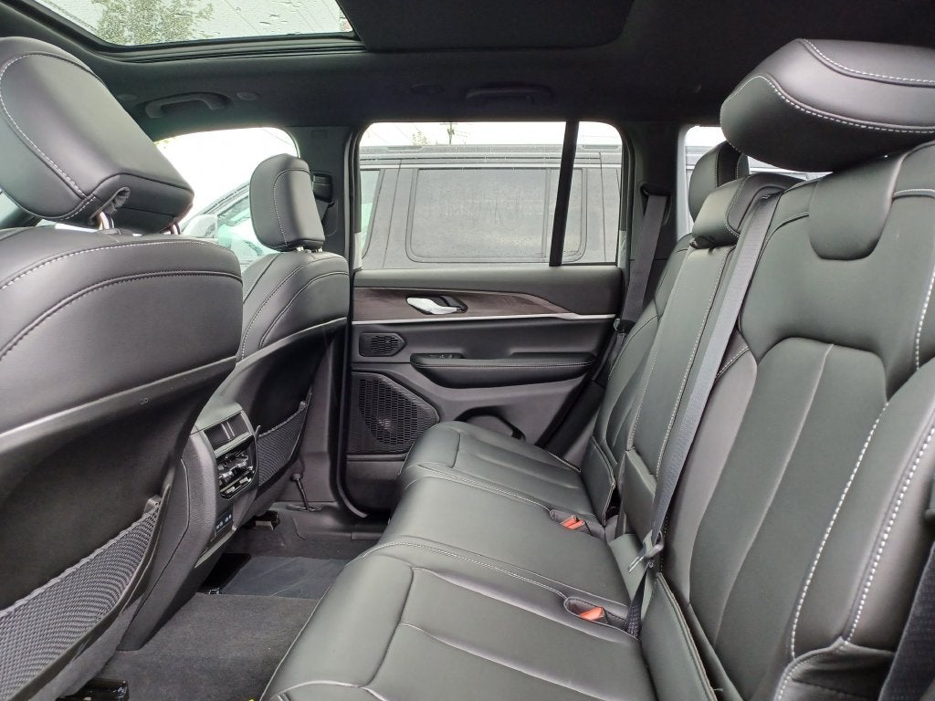 2027 Jeep Grand Cherokee Limited