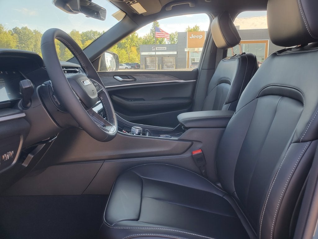 2027 Jeep Grand Cherokee Limited