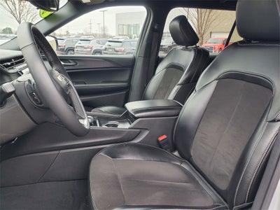 2024 Jeep Grand Cherokee L Altitude 4x4