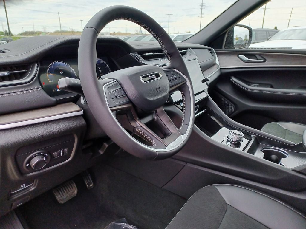 2026 Jeep Grand Cherokee GRAND CHEROKEE L LAREDO ALTITUDE 4X4