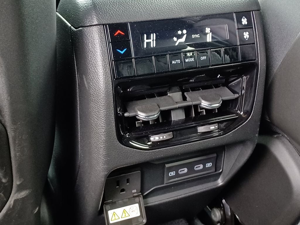 2026 Jeep Grand Cherokee GRAND CHEROKEE L LAREDO ALTITUDE 4X4