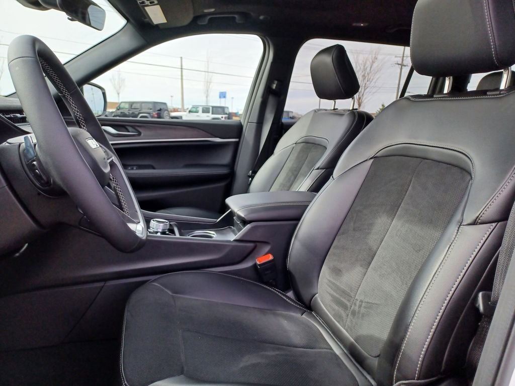 2026 Jeep Grand Cherokee GRAND CHEROKEE L LAREDO ALTITUDE 4X4