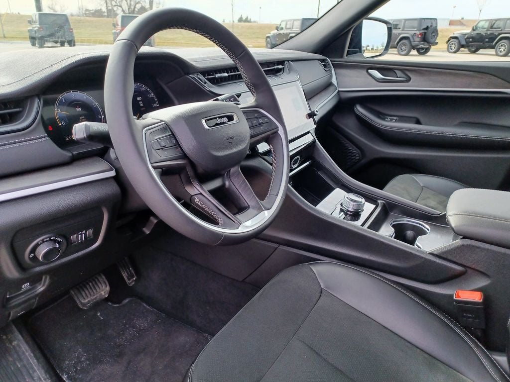 2026 Jeep Grand Cherokee GRAND CHEROKEE L LAREDO ALTITUDE 4X4