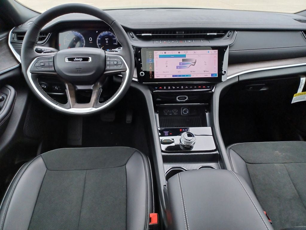 2026 Jeep Grand Cherokee GRAND CHEROKEE L LAREDO ALTITUDE 4X4