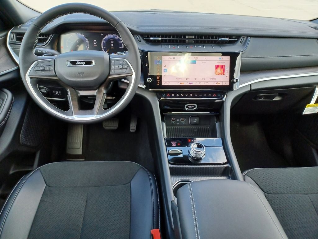 2026 Jeep Grand Cherokee GRAND CHEROKEE L LAREDO ALTITUDE 4X4