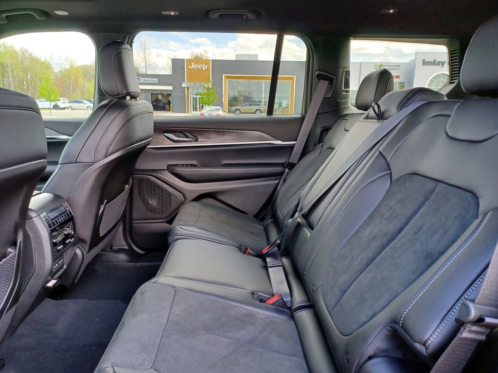 2026 Jeep Grand Cherokee GRAND CHEROKEE L LAREDO ALTITUDE 4X4