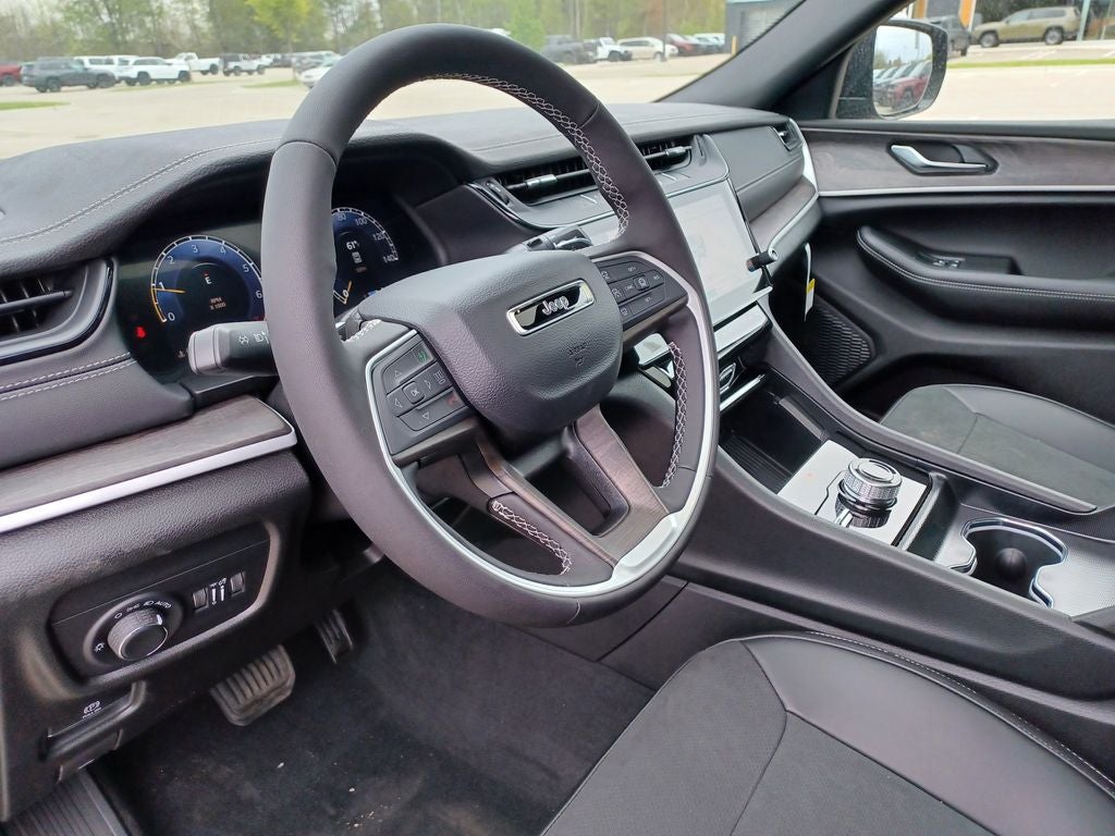 2026 Jeep Grand Cherokee GRAND CHEROKEE L LAREDO ALTITUDE 4X4