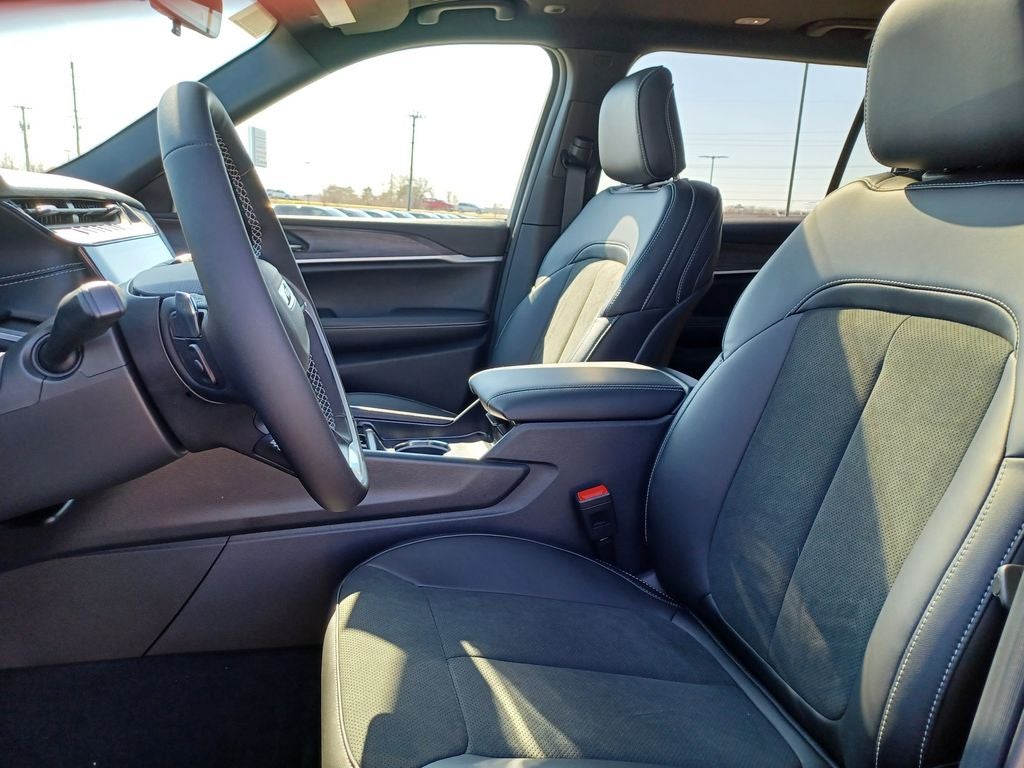 2026 Jeep Grand Cherokee GRAND CHEROKEE L LAREDO ALTITUDE 4X4