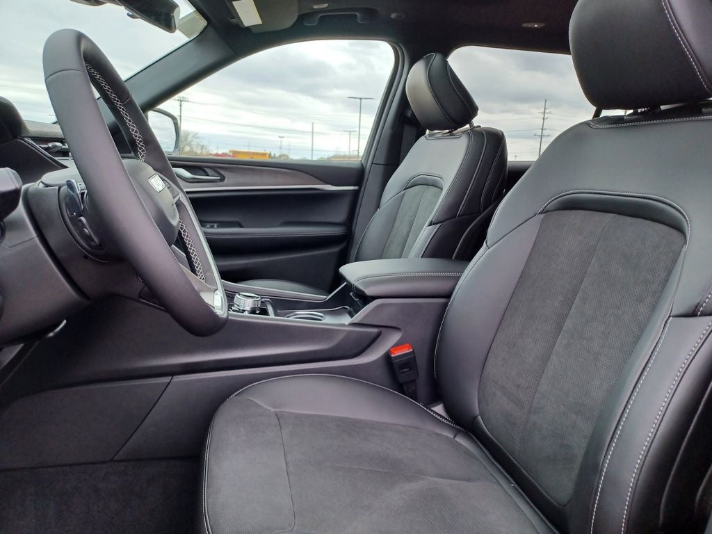 2026 Jeep Grand Cherokee GRAND CHEROKEE L LAREDO ALTITUDE 4X4