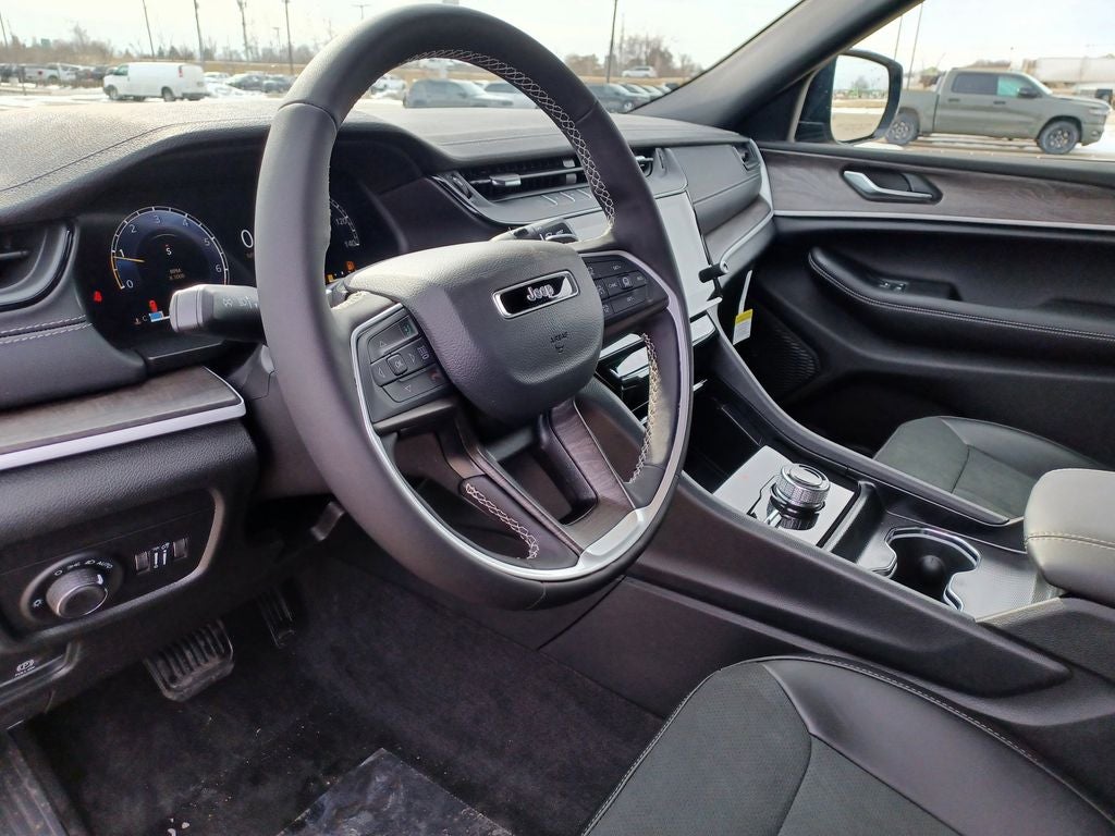 2026 Jeep Grand Cherokee GRAND CHEROKEE L LAREDO ALTITUDE 4X4