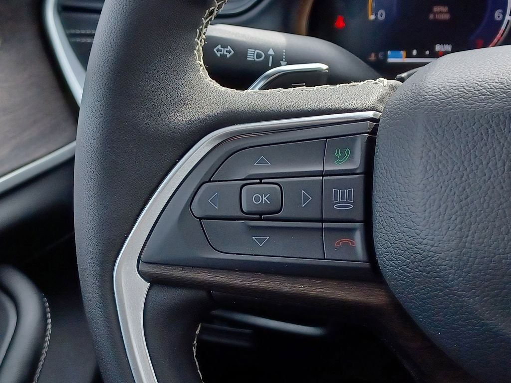 2026 Jeep Grand Cherokee GRAND CHEROKEE L LAREDO ALTITUDE 4X4