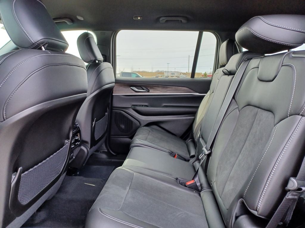 2026 Jeep Grand Cherokee GRAND CHEROKEE L LAREDO ALTITUDE 4X4