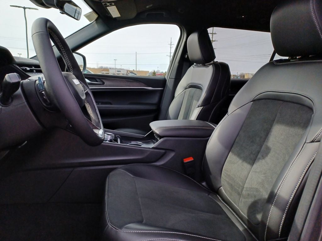 2026 Jeep Grand Cherokee GRAND CHEROKEE L LAREDO ALTITUDE 4X4