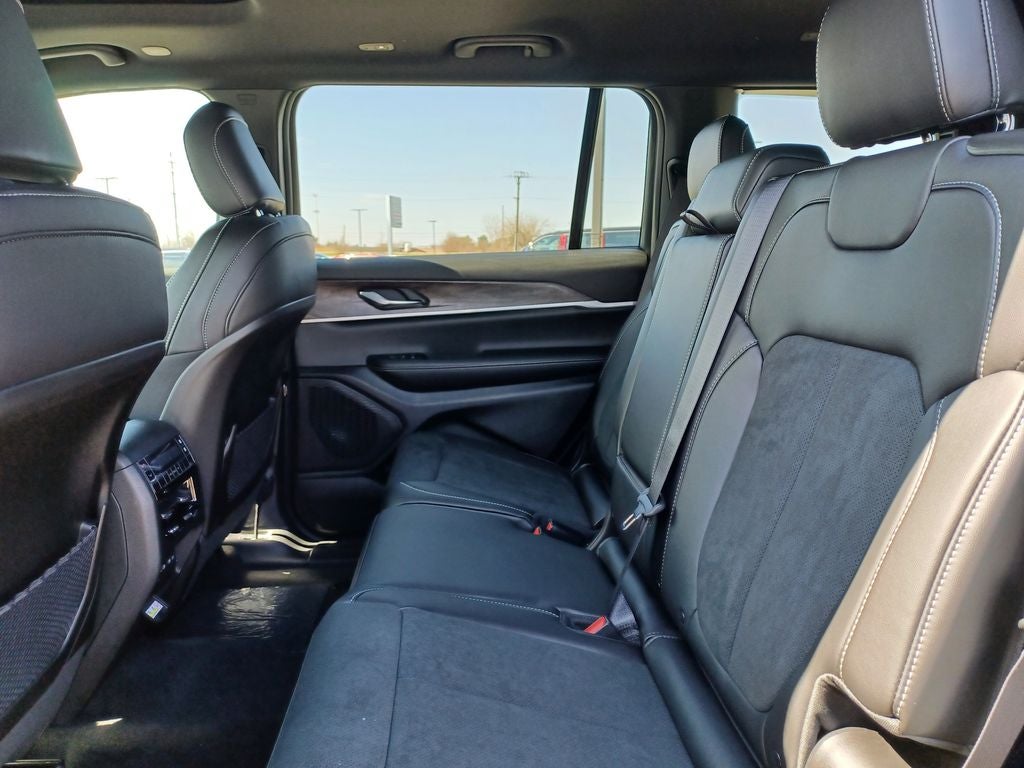 2026 Jeep Grand Cherokee GRAND CHEROKEE L LAREDO ALTITUDE 4X4