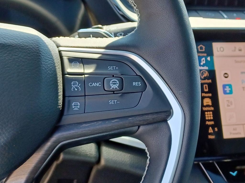 2026 Jeep Grand Cherokee GRAND CHEROKEE L LAREDO ALTITUDE 4X4