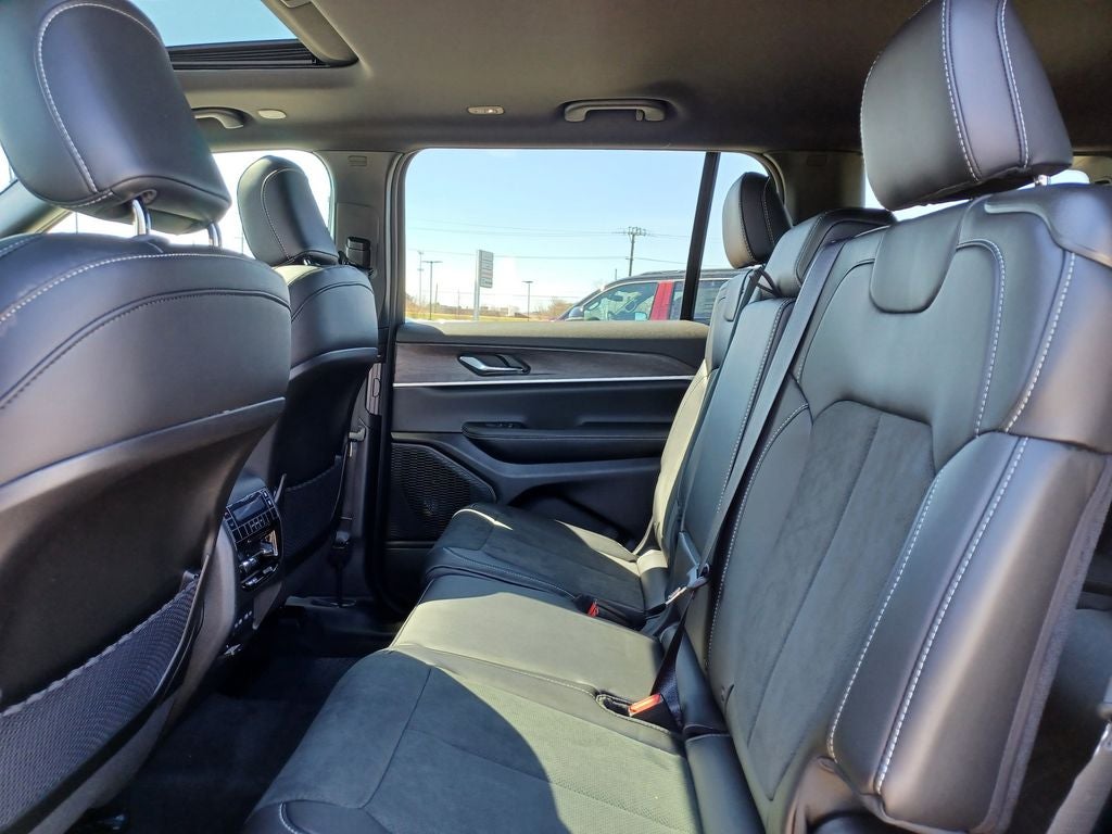 2026 Jeep Grand Cherokee GRAND CHEROKEE L LAREDO ALTITUDE 4X4