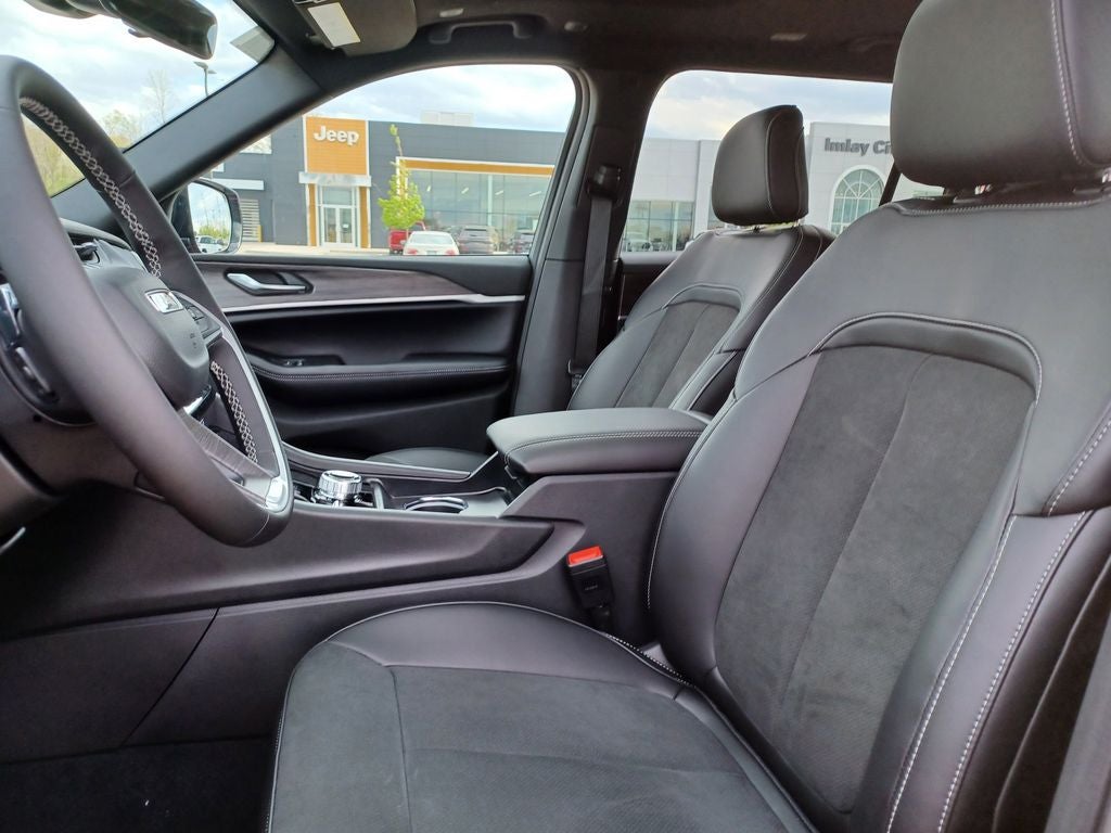 2026 Jeep Grand Cherokee GRAND CHEROKEE L LAREDO ALTITUDE 4X4