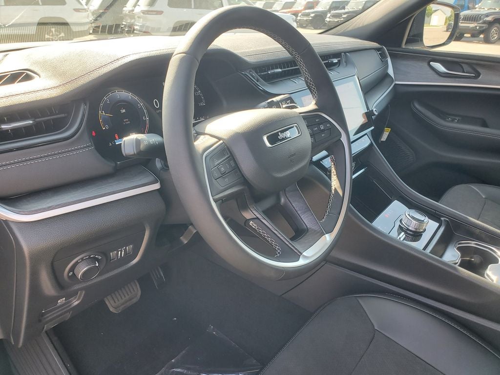 2026 Jeep Grand Cherokee GRAND CHEROKEE L LAREDO ALTITUDE 4X4
