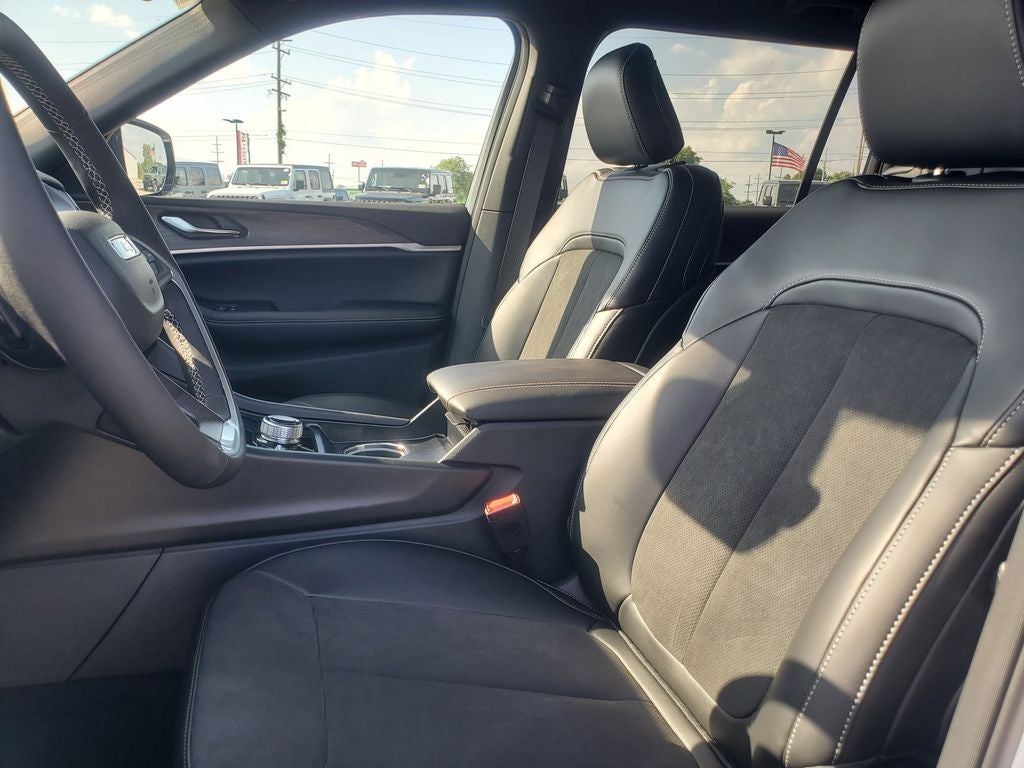2026 Jeep Grand Cherokee GRAND CHEROKEE L LAREDO ALTITUDE 4X4