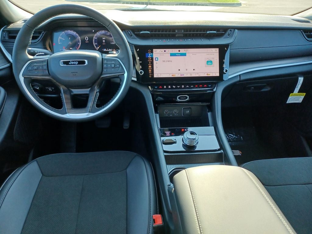 2026 Jeep Grand Cherokee GRAND CHEROKEE L LAREDO ALTITUDE 4X4