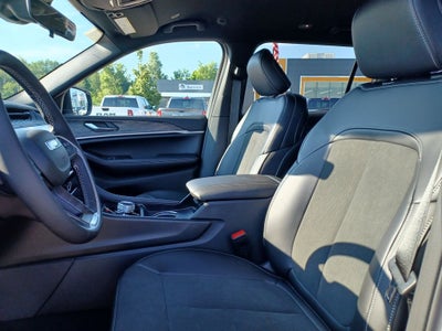 2026 Jeep Grand Cherokee GRAND CHEROKEE L LAREDO ALTITUDE 4X4