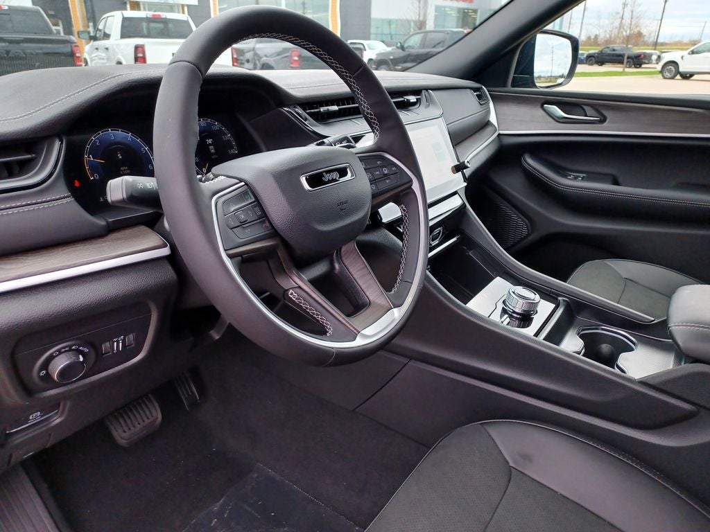 2026 Jeep Grand Cherokee GRAND CHEROKEE L LAREDO ALTITUDE 4X4