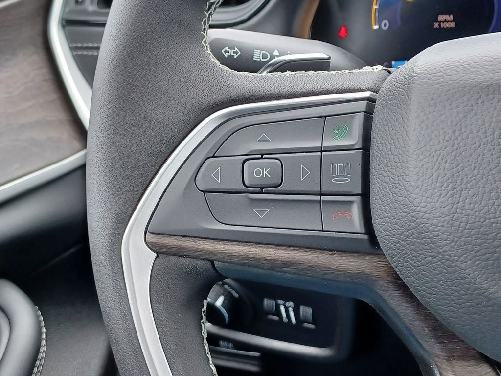 2026 Jeep Grand Cherokee GRAND CHEROKEE L LAREDO ALTITUDE 4X4