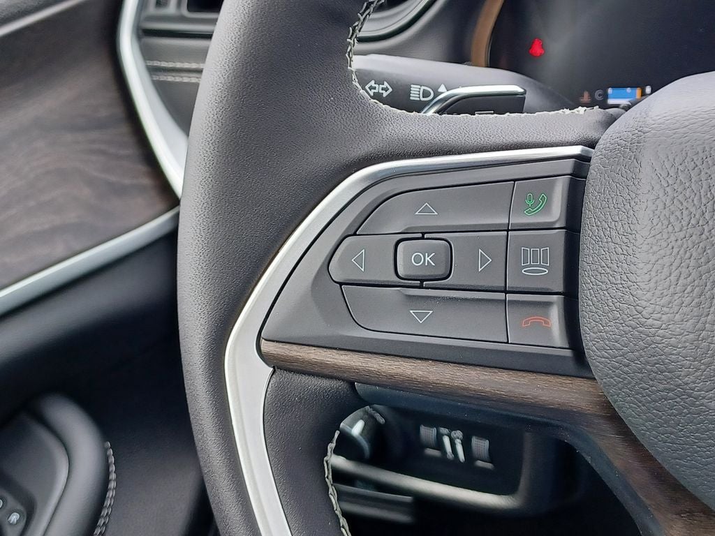 2026 Jeep Grand Cherokee GRAND CHEROKEE L LAREDO ALTITUDE 4X4