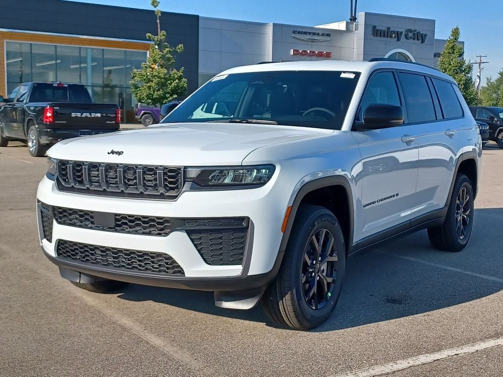 2026 Jeep Grand Cherokee GRAND CHEROKEE L LAREDO ALTITUDE 4X4