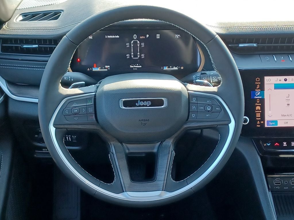 2026 Jeep Grand Cherokee GRAND CHEROKEE L LAREDO ALTITUDE 4X4