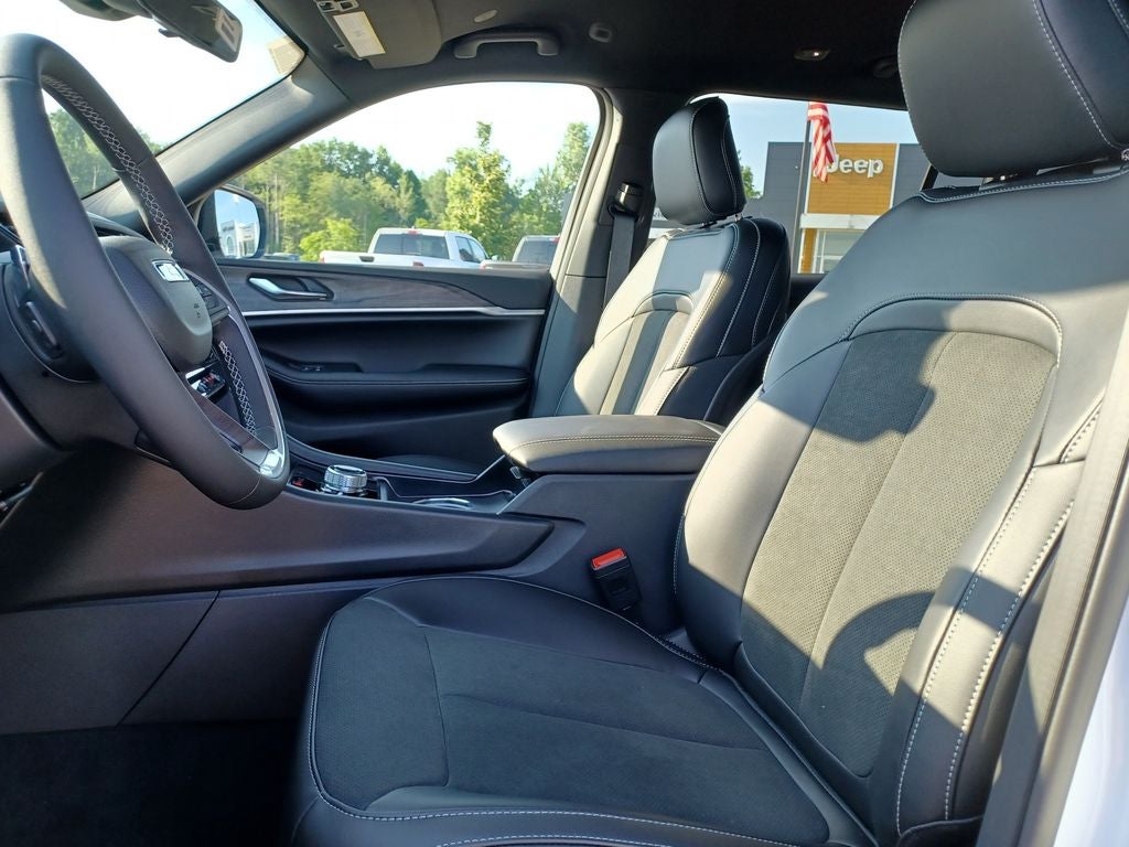 2026 Jeep Grand Cherokee GRAND CHEROKEE L LAREDO ALTITUDE 4X4