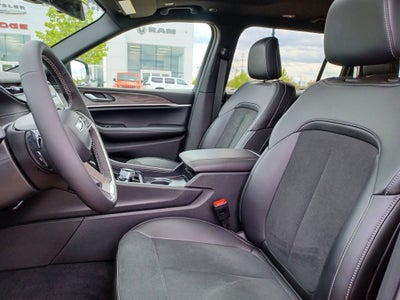 2026 Jeep Grand Cherokee GRAND CHEROKEE L LAREDO ALTITUDE 4X4