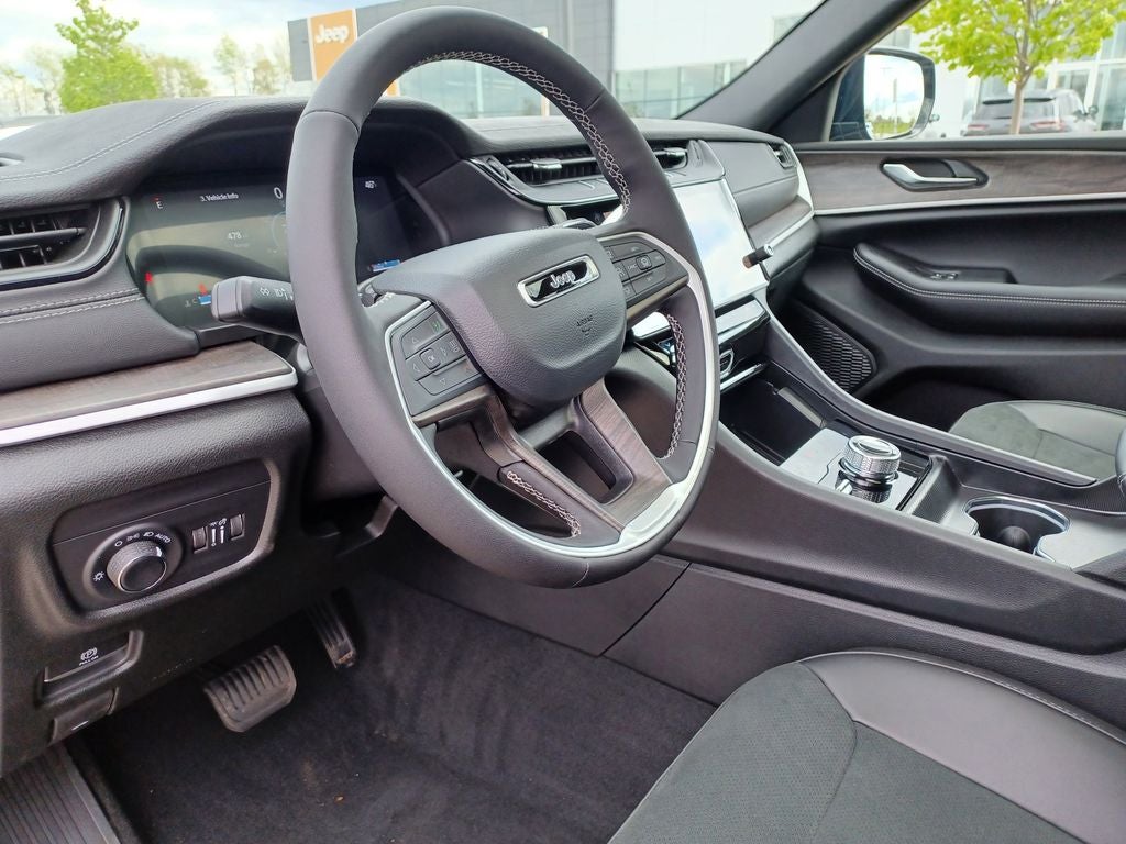 2026 Jeep Grand Cherokee GRAND CHEROKEE L LAREDO ALTITUDE 4X4