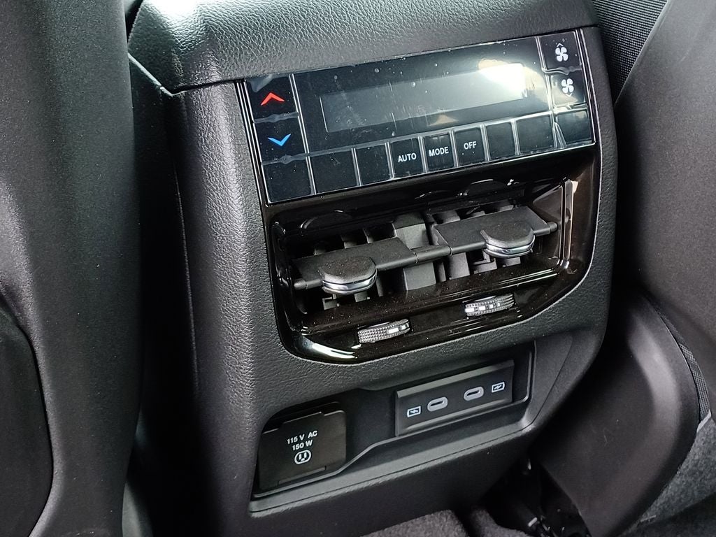 2026 Jeep Grand Cherokee GRAND CHEROKEE L LAREDO ALTITUDE 4X4
