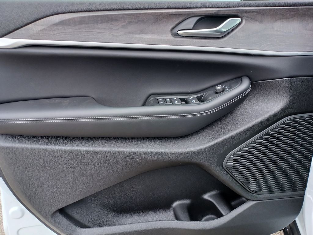 2026 Jeep Grand Cherokee GRAND CHEROKEE L LAREDO ALTITUDE 4X4